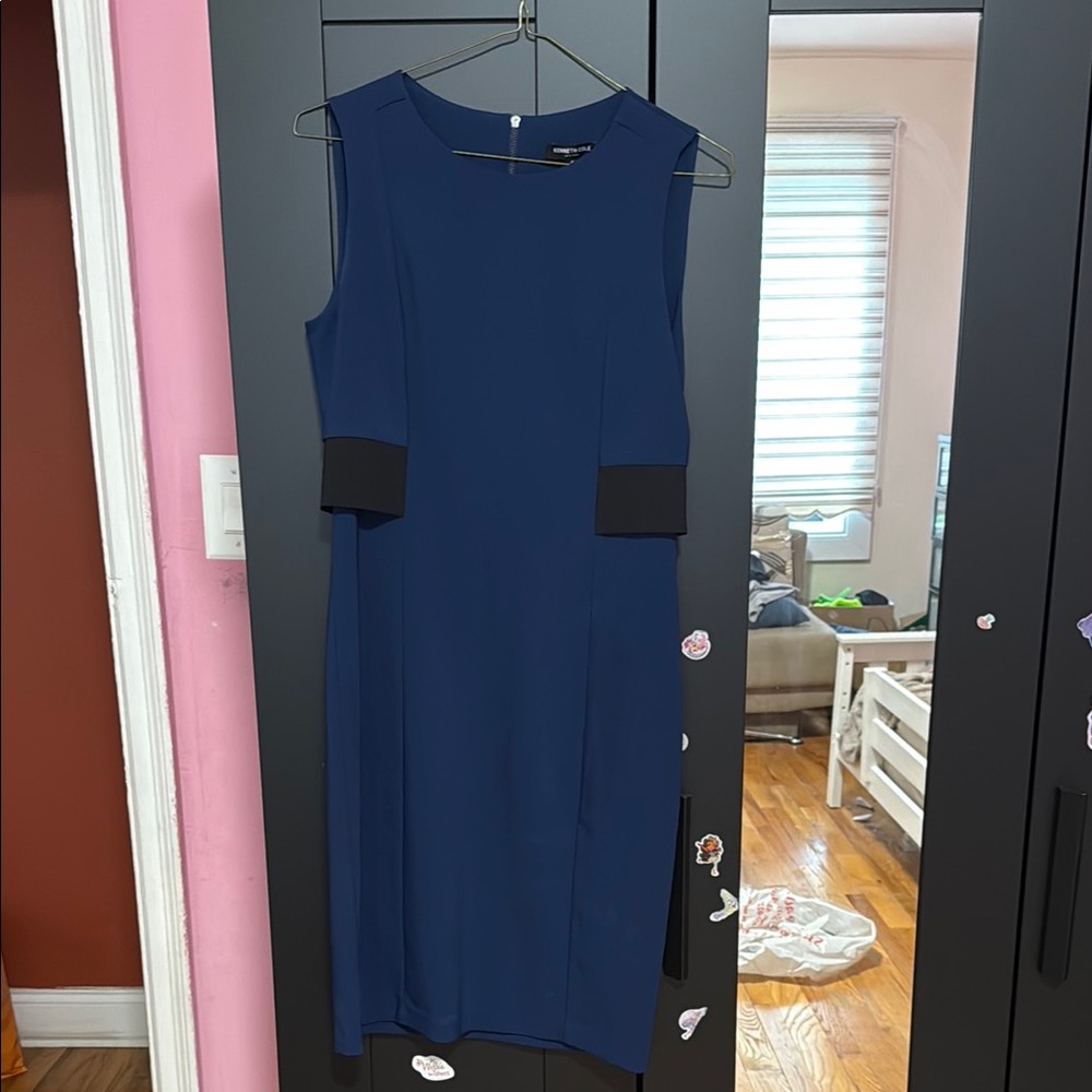 Elegant Blue and Black Sleeveless Dress